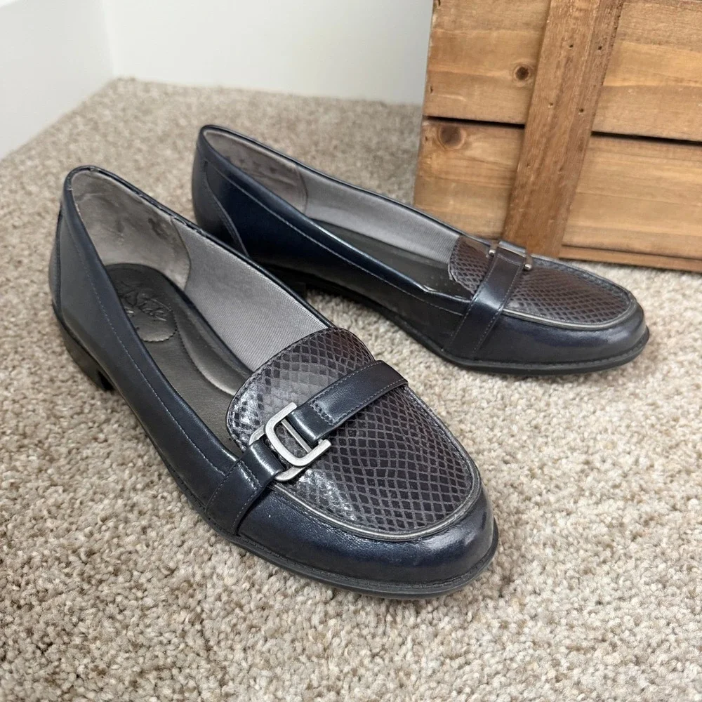 LifeStride Soft System Kelly Blue Loafers Snakeskin Buckle Low Heel Shoes Size 8